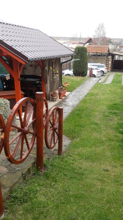 Privat Jozef Lägenhet Vrbov Exteriör bild