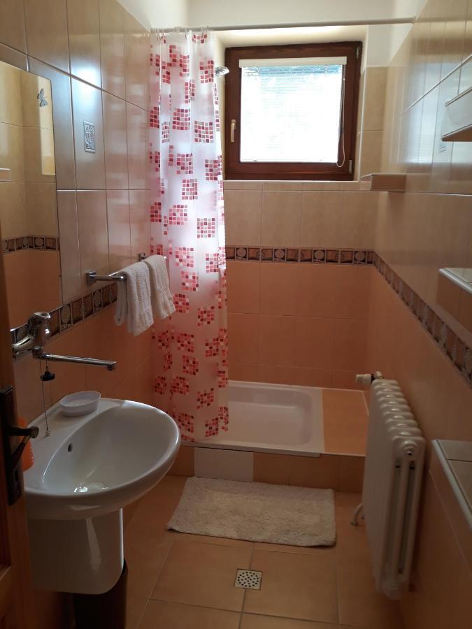 Privat Jozef Lägenhet Vrbov Exteriör bild
